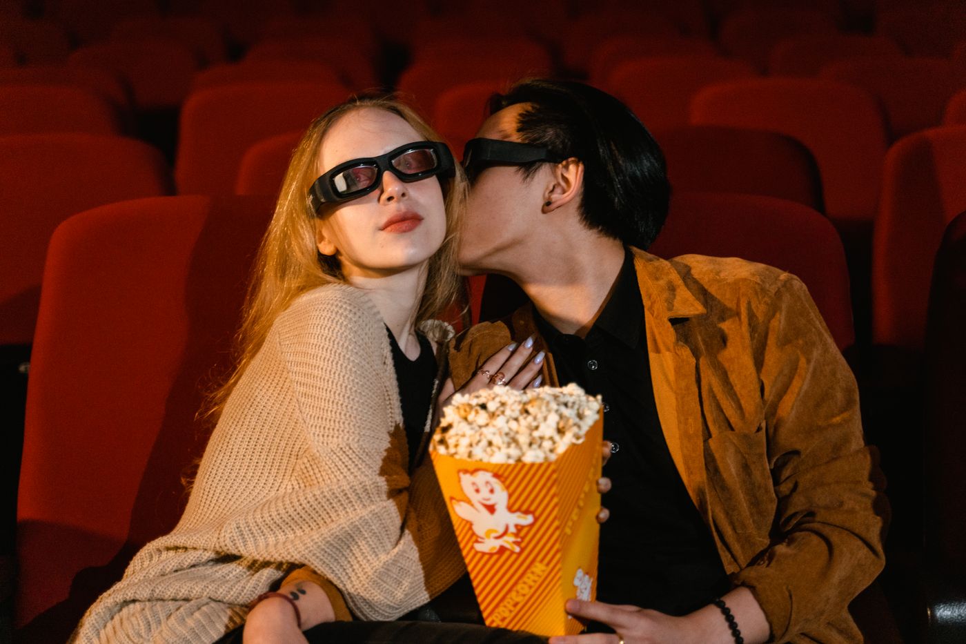 焦俊艳《凝脂手》北京首映 陈建斌惊喜现身映后